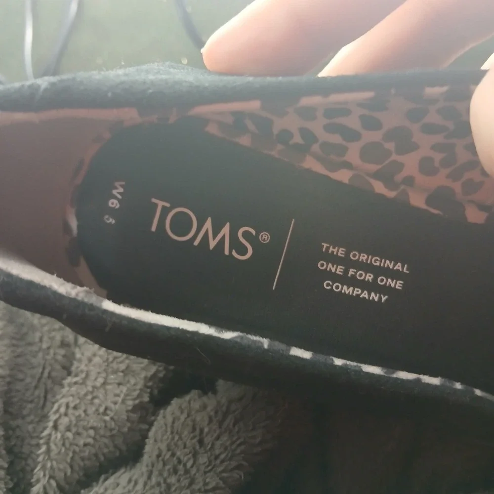 TOMS‎ Peep Toe Wedge Sandals Size 6.5 Black Suede Boho Minimalist Summer Heels